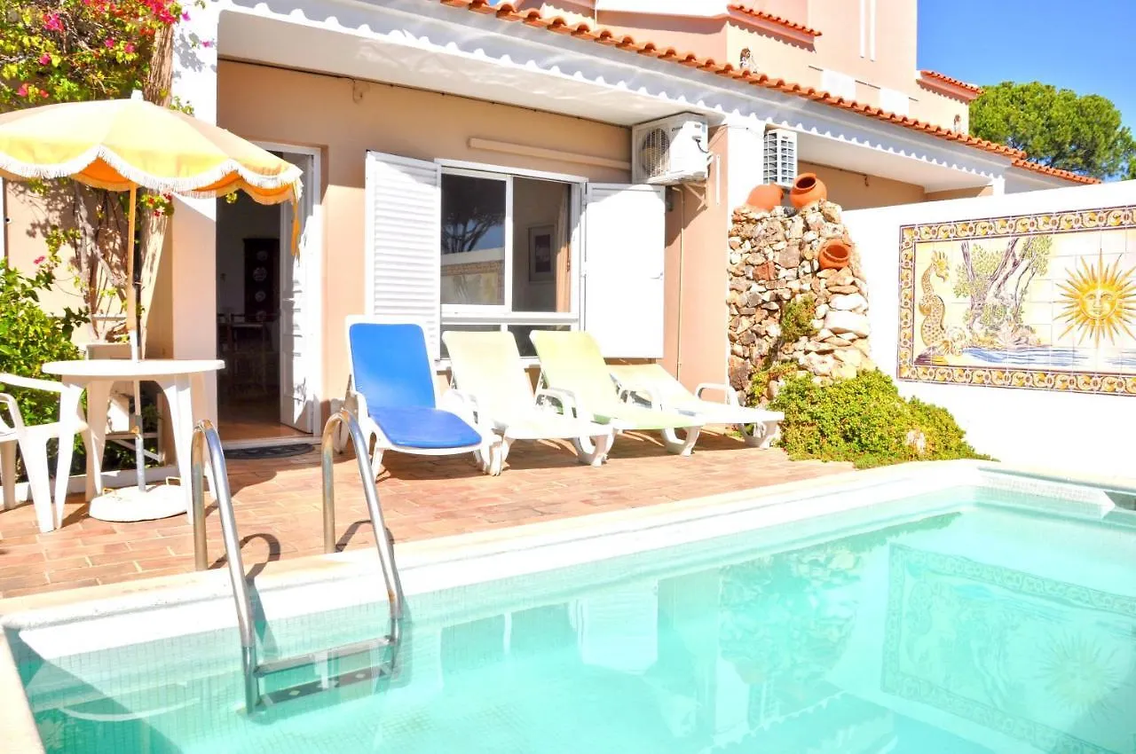 A Modern, Comfortable And Well Equipped Linked Villa With Private Pool And A/C Quarteira Holiday home