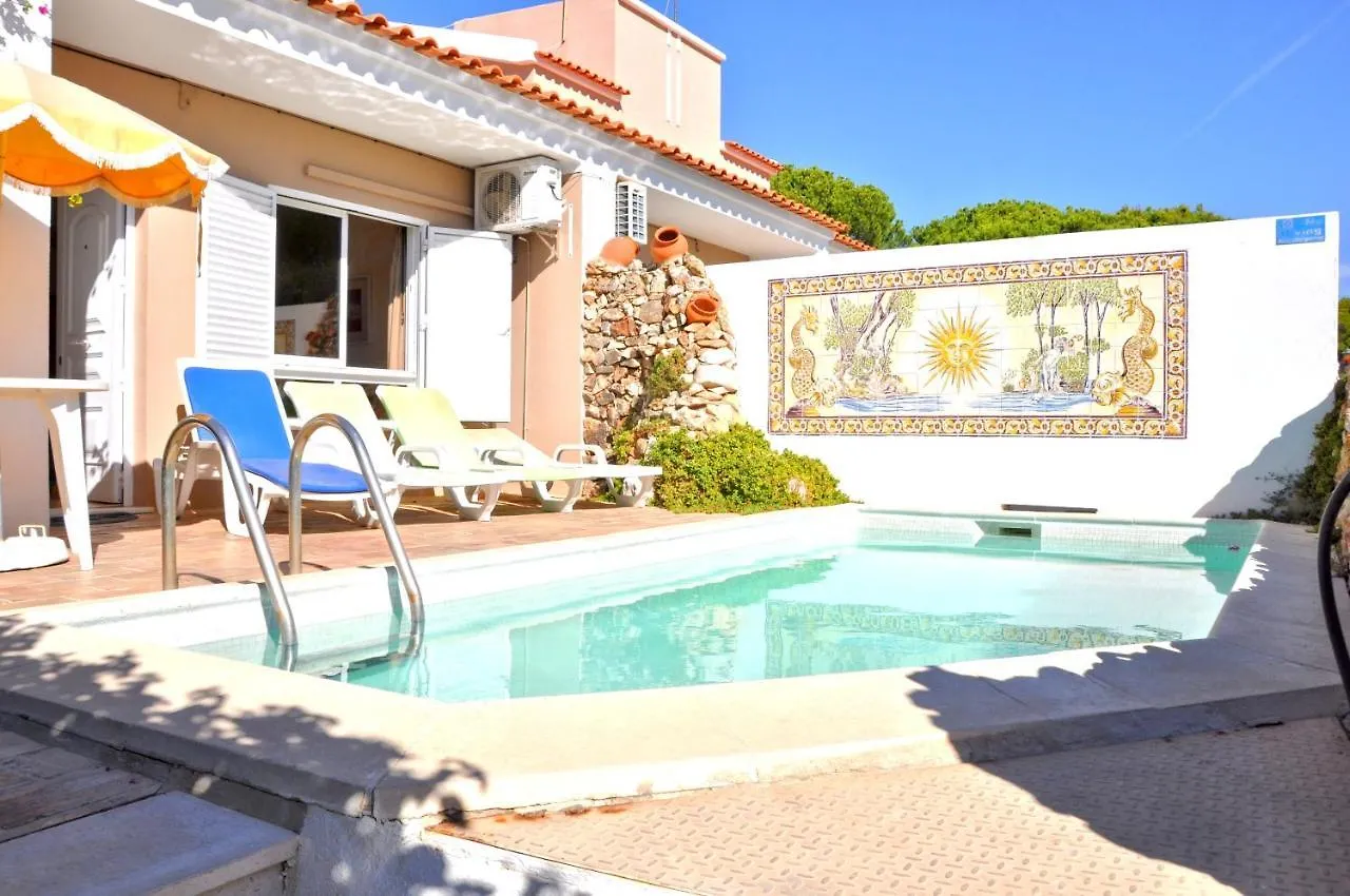 A Modern, Comfortable And Well Equipped Linked Villa With Private Pool And A/C Quarteira Holiday home