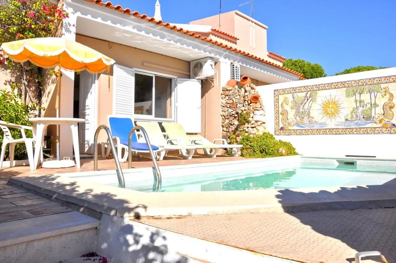 A Modern, Comfortable And Well Equipped Linked Villa With Private Pool And A/C Quarteira Portugal