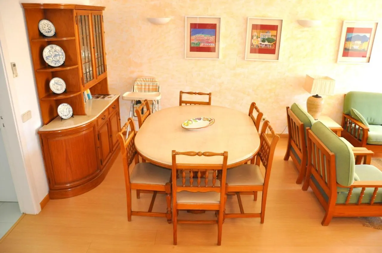 Holiday home A Modern, Comfortable And Well Equipped Linked Villa With Private Pool And A/C Quarteira