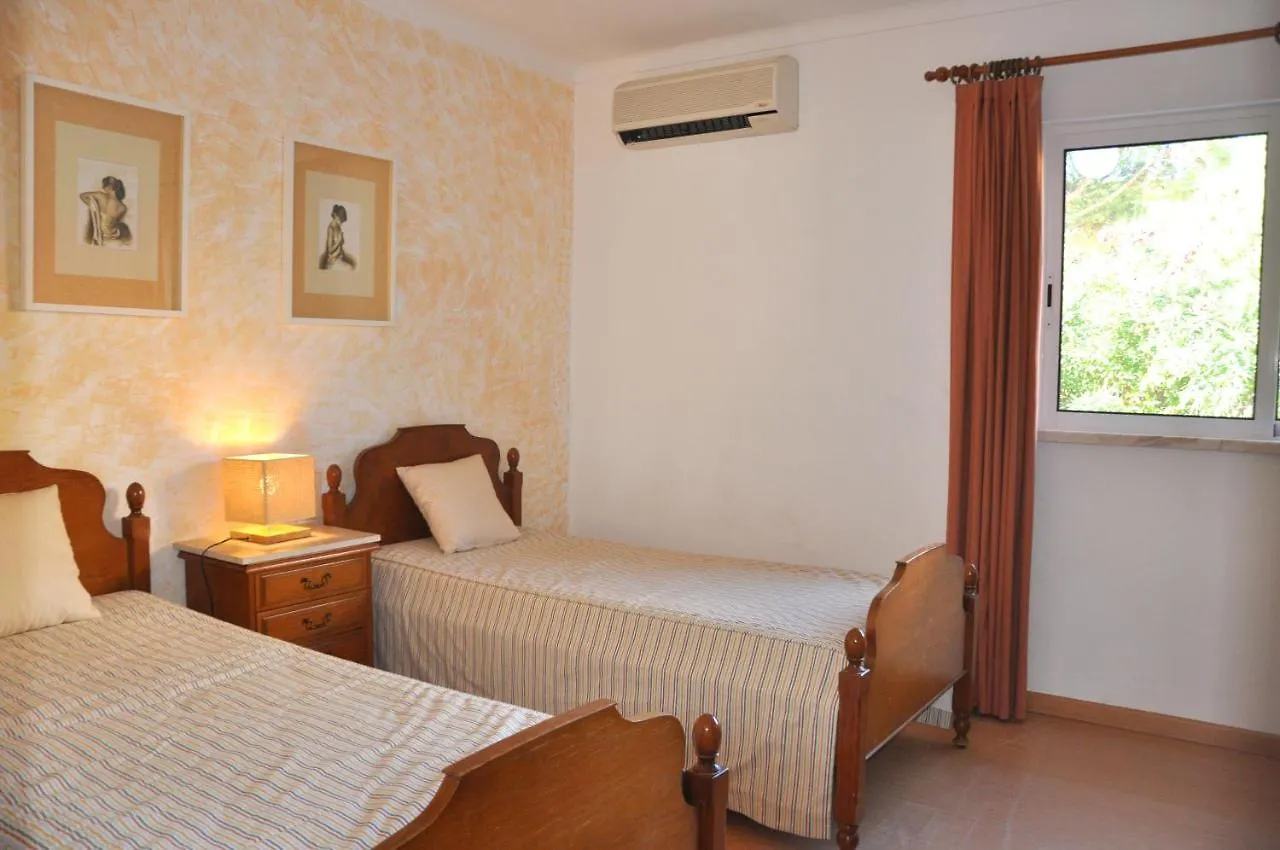 A Modern, Comfortable And Well Equipped Linked Villa With Private Pool And A/C Quarteira 0*,  Portugal